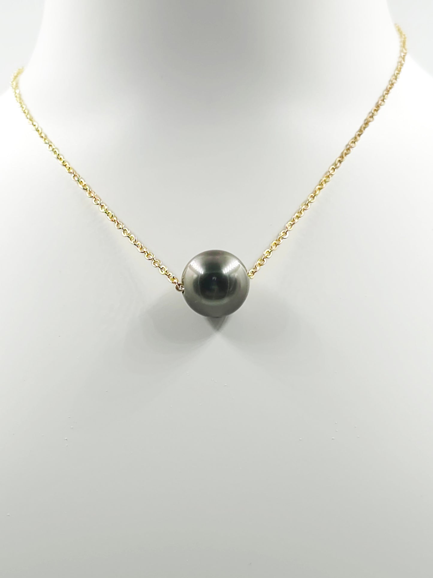 Collier flottant en plaqué or 14 carats — « Le Flotteur »