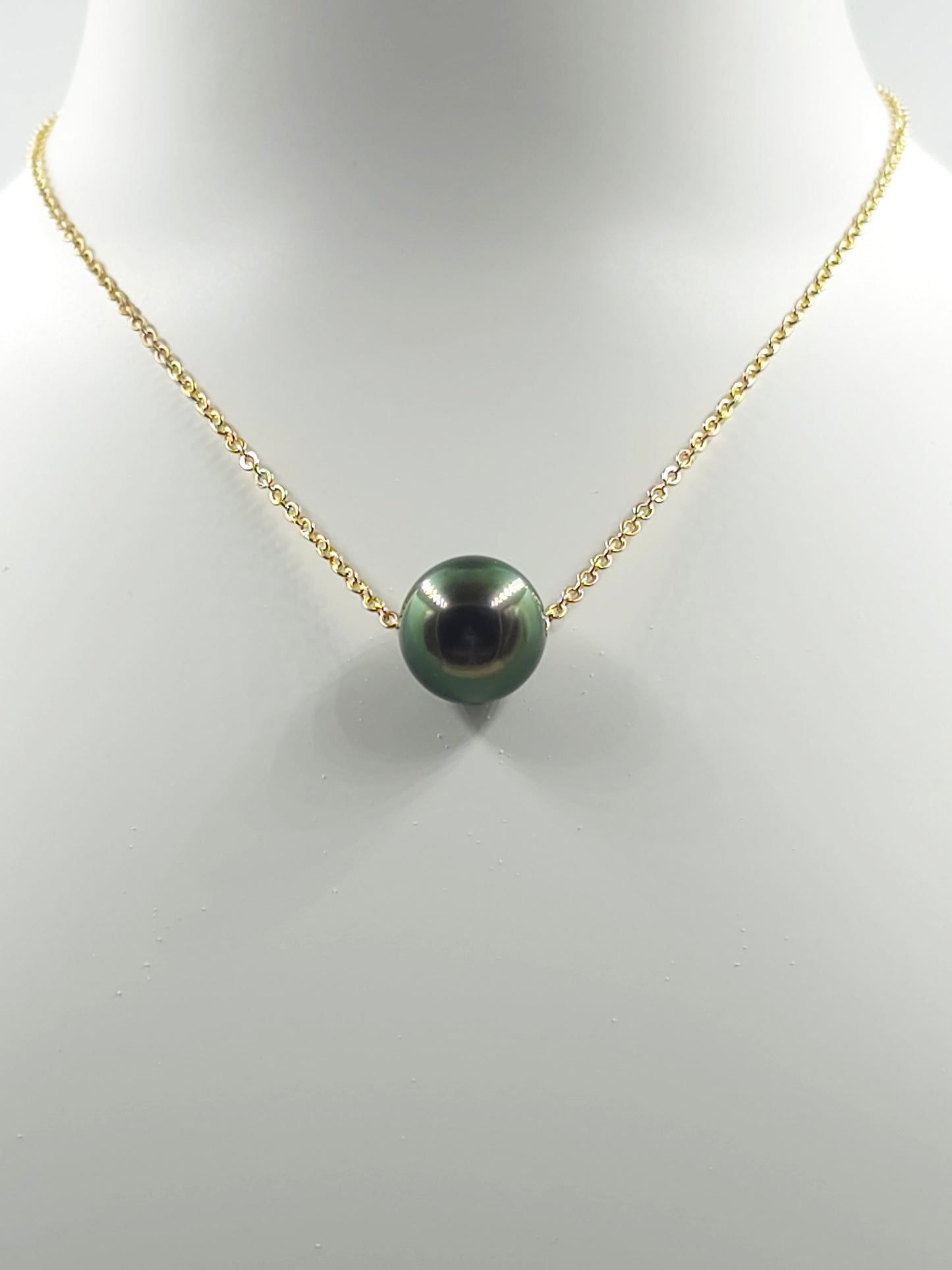 Collier flottant en plaqué or 14 carats — « Le Flotteur »