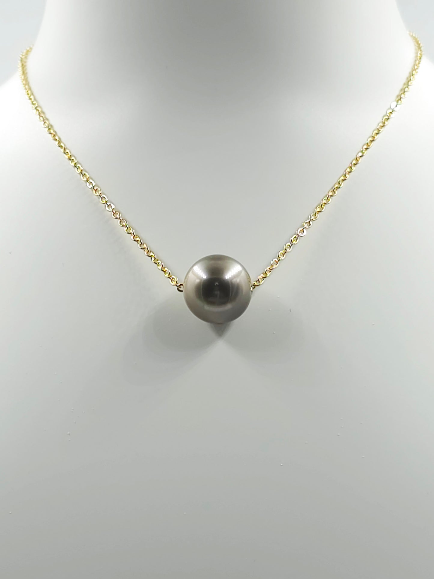Collier flottant en plaqué or 14 carats — « Le Flotteur »
