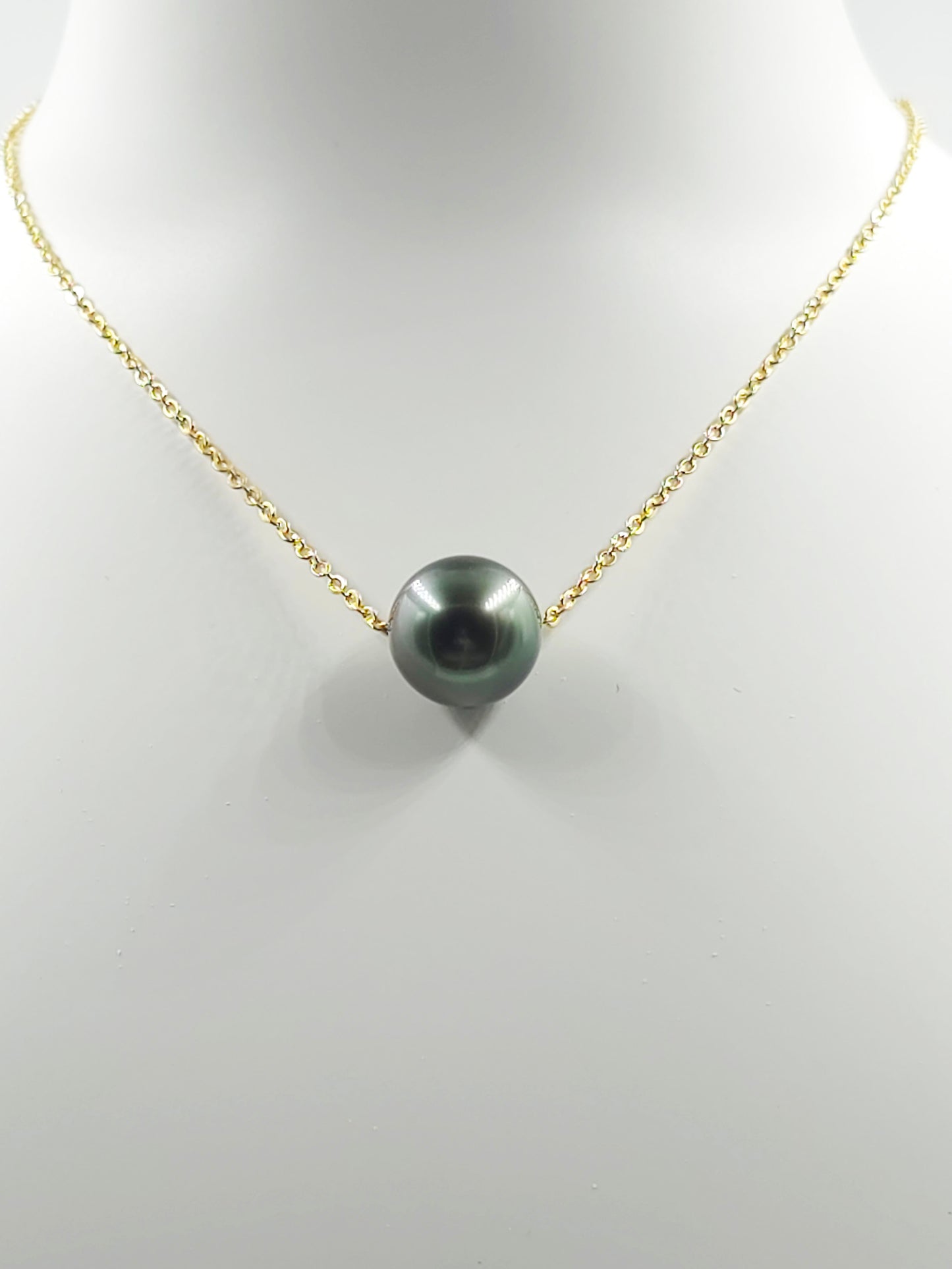 Collier flottant en plaqué or 14 carats — « Le Flotteur »