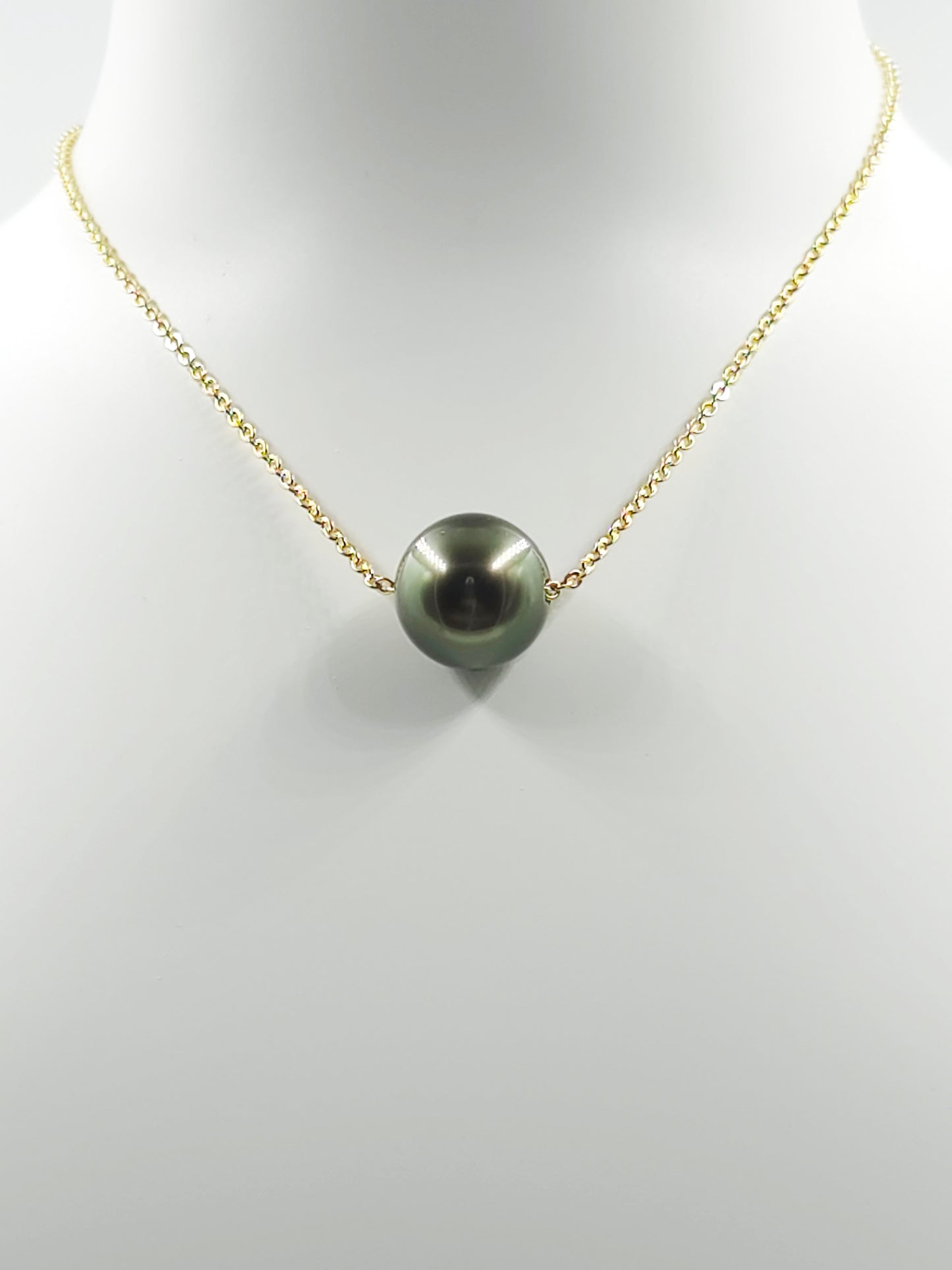Collier flottant en plaqué or 14 carats — « Le Flotteur »
