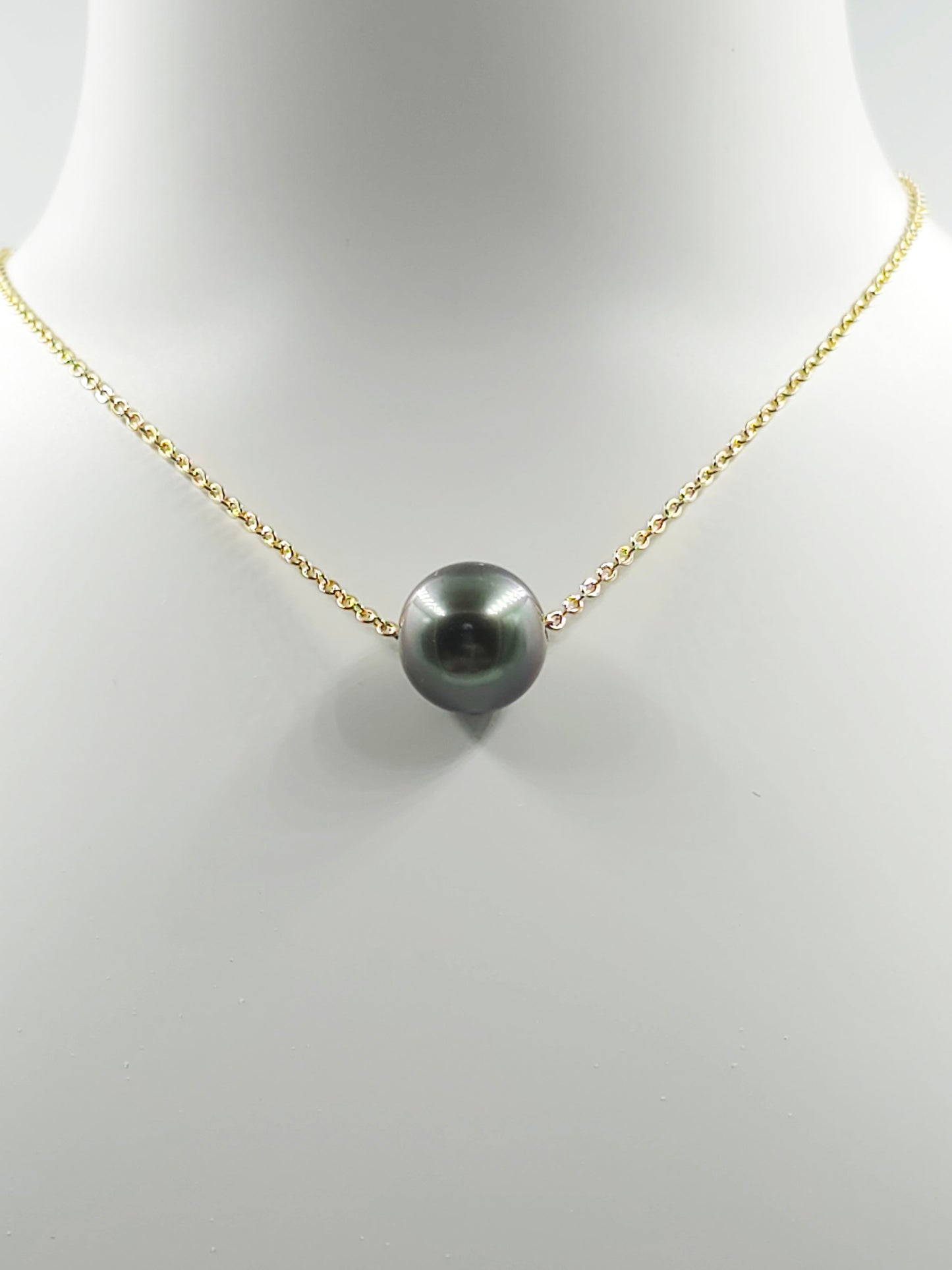 Collier flottant en plaqué or 14 carats — « Le Flotteur »