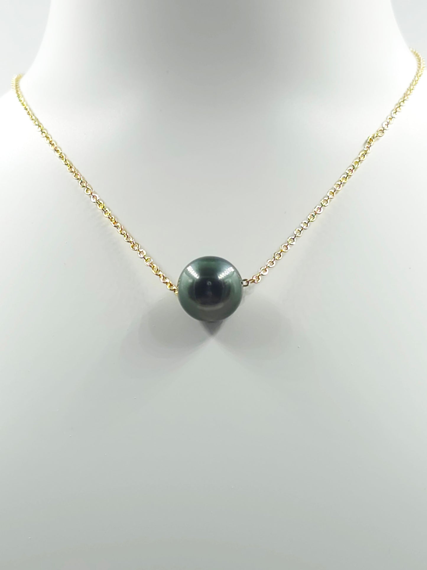 Collier flottant en plaqué or 14 carats — « Le Flotteur »