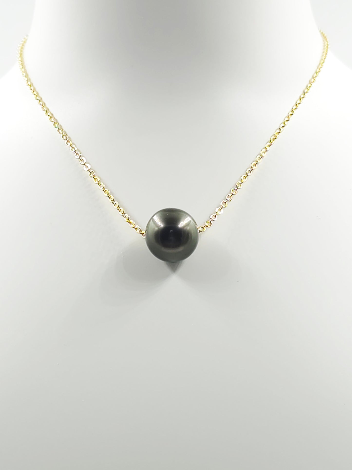 Collier flottant en plaqué or 14 carats — « Le Flotteur »