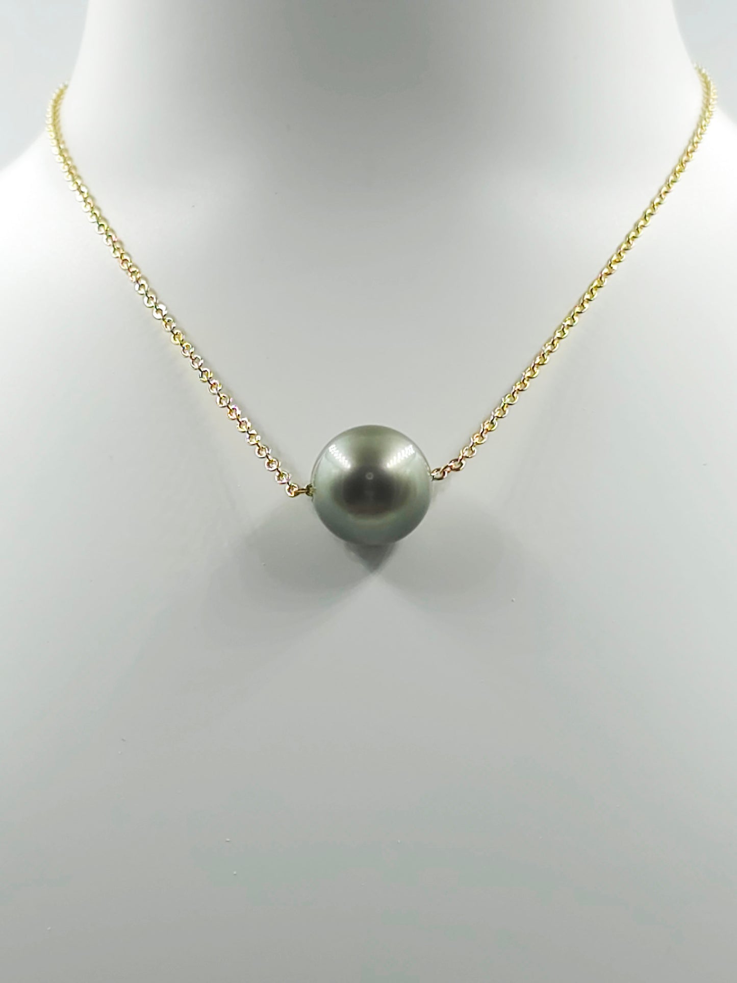 Collier flottant en plaqué or 14 carats — « Le Flotteur »