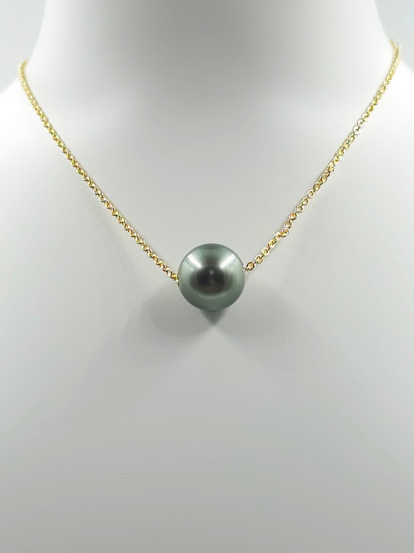 Collier flottant en plaqué or 14 carats — « Le Flotteur »