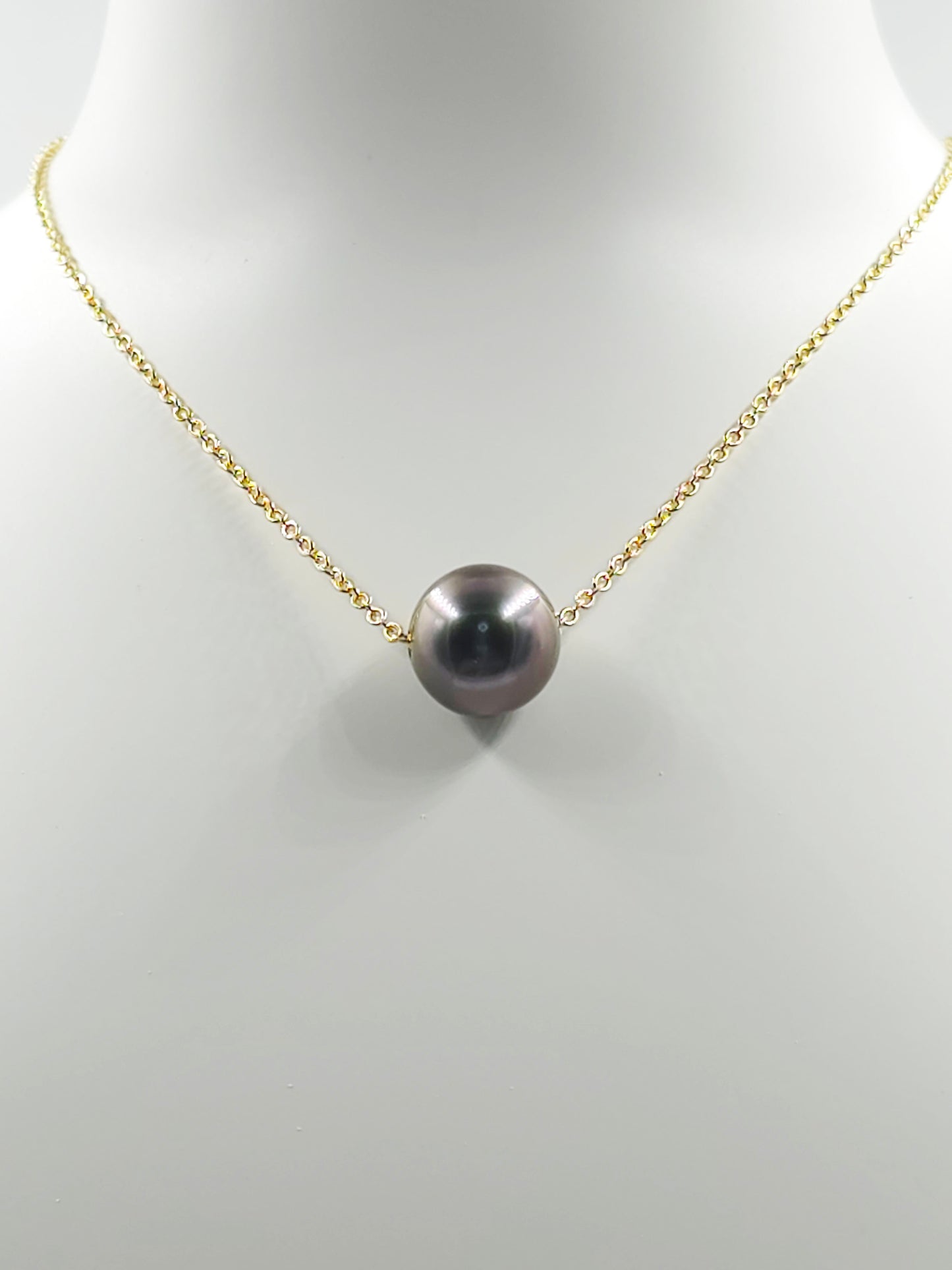 Collier flottant en plaqué or 14 carats — « Le Flotteur »