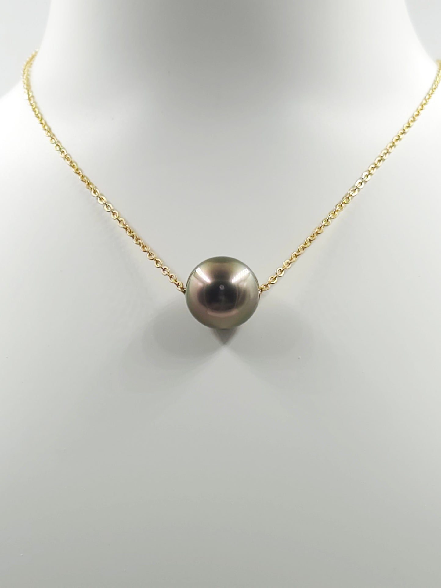 Collier flottant en plaqué or 14 carats — « Le Flotteur »
