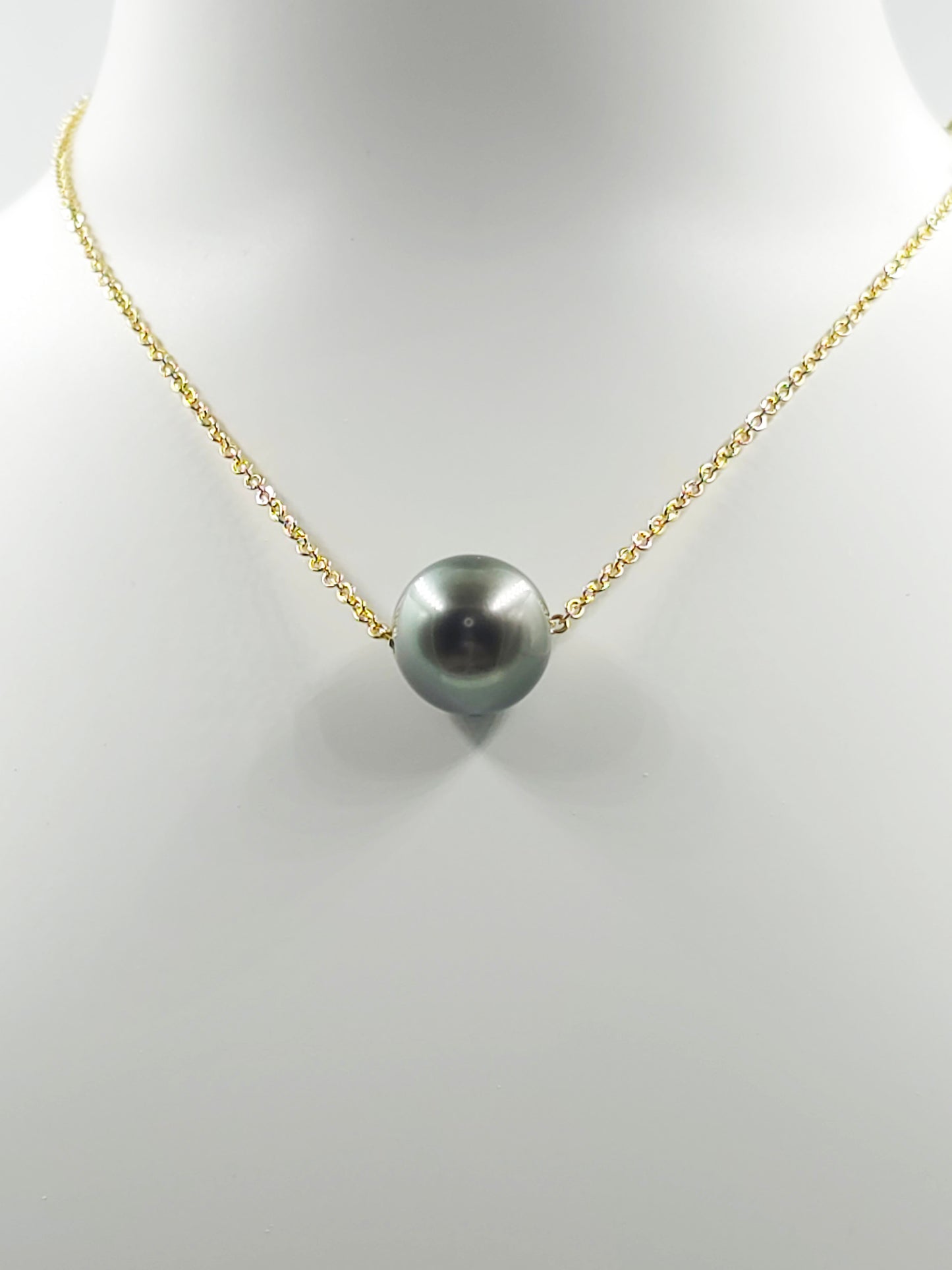 Collier flottant en plaqué or 14 carats — « Le Flotteur »