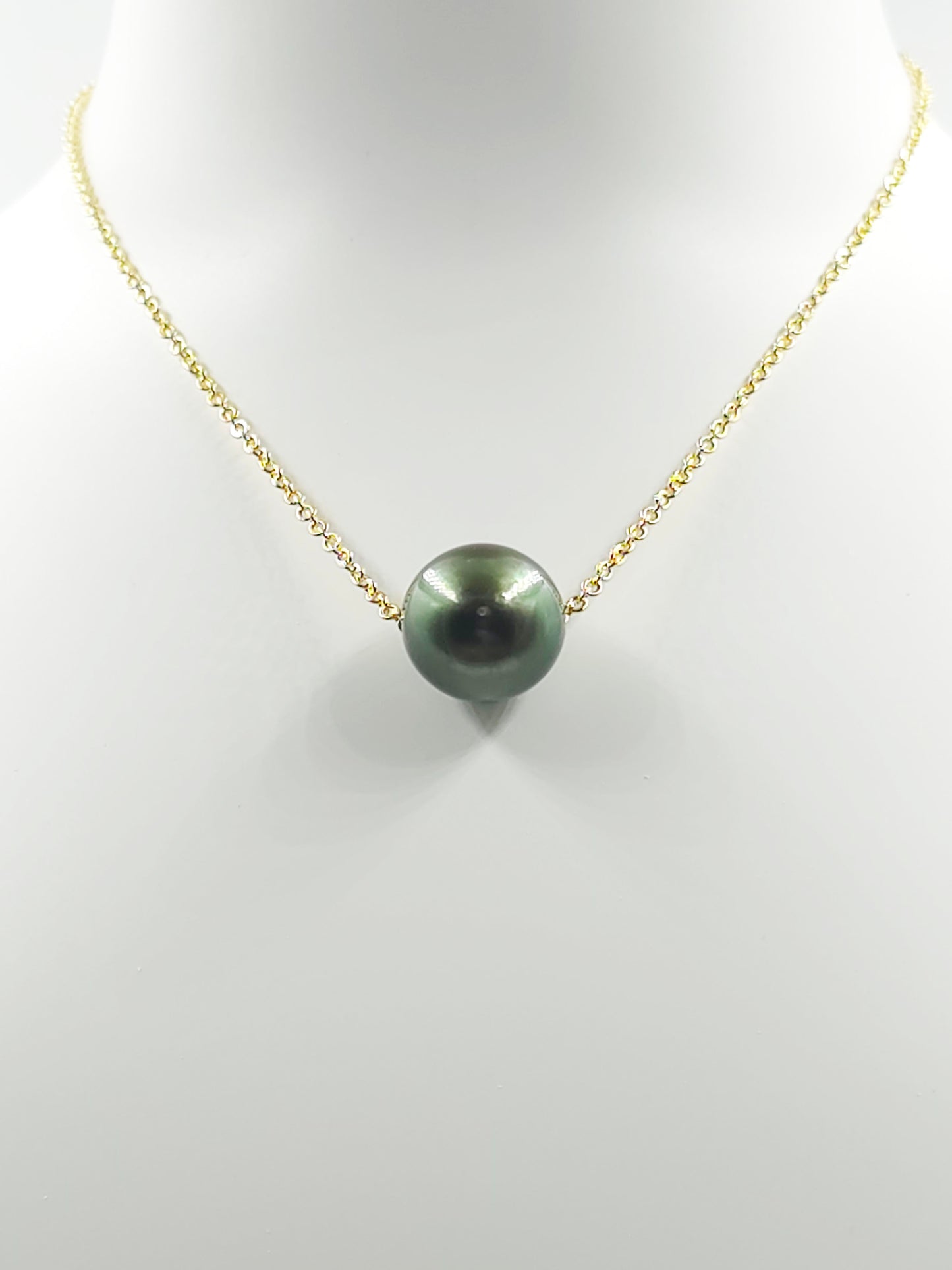 Collier flottant en plaqué or 14 carats — « Le Flotteur »