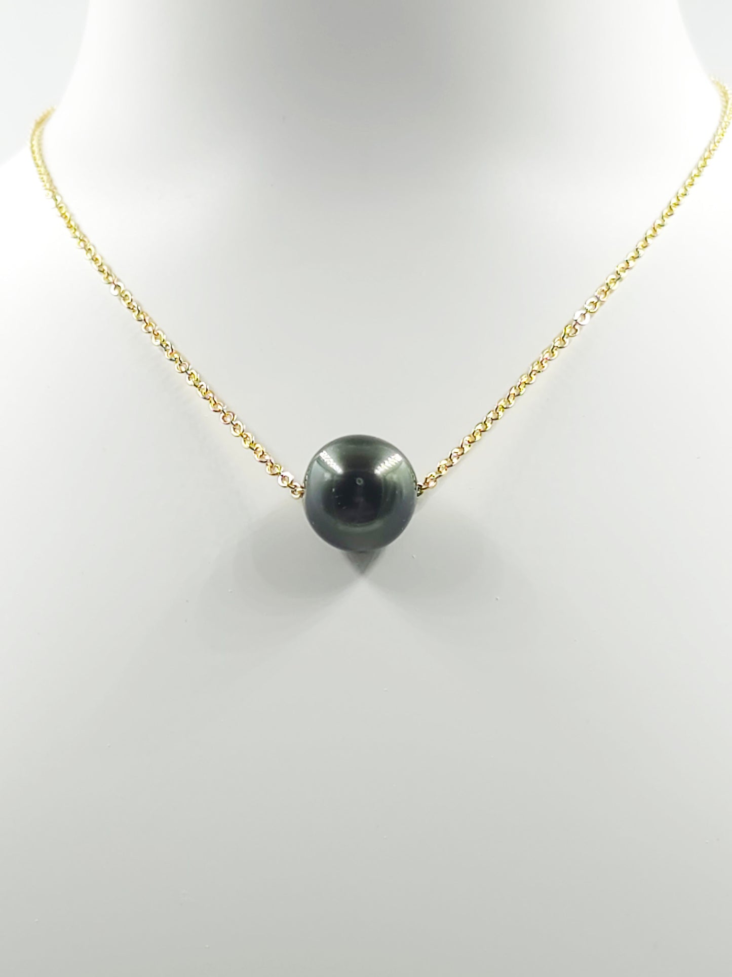 Collier flottant en plaqué or 14 carats — « Le Flotteur »