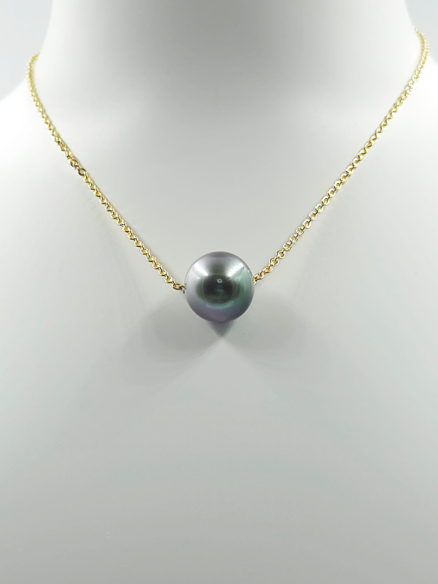 Collier flottant en plaqué or 14 carats — « Le Flotteur »