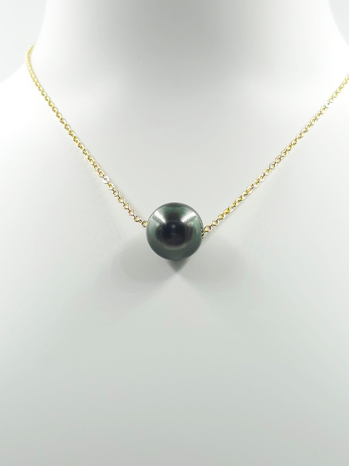 Collier flottant en plaqué or 14 carats — « Le Flotteur »