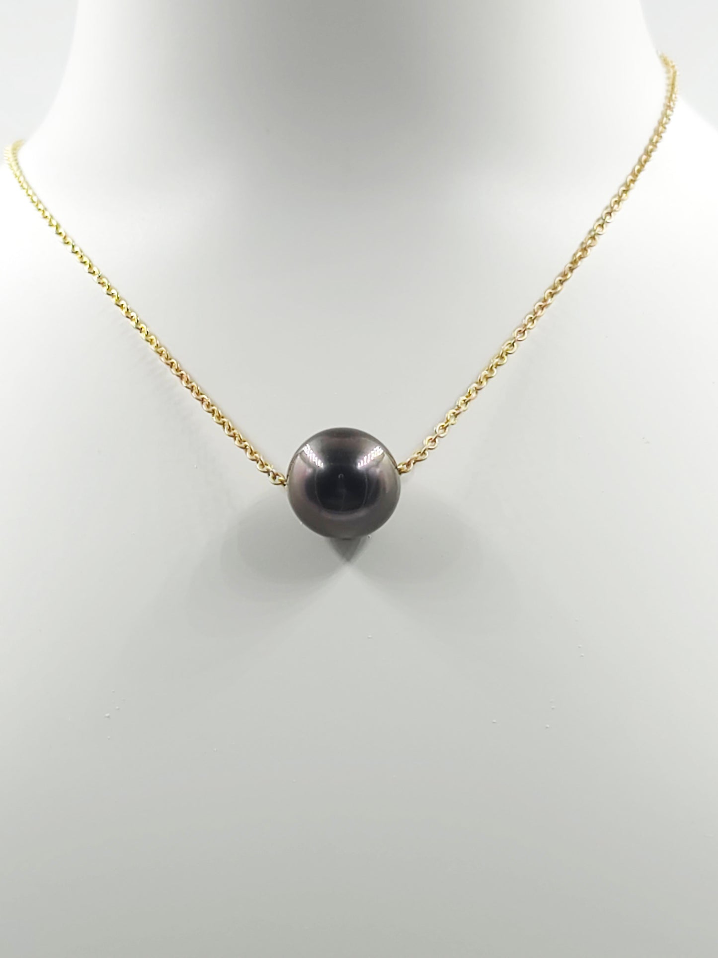Collier flottant en plaqué or 14 carats — « Le Flotteur »