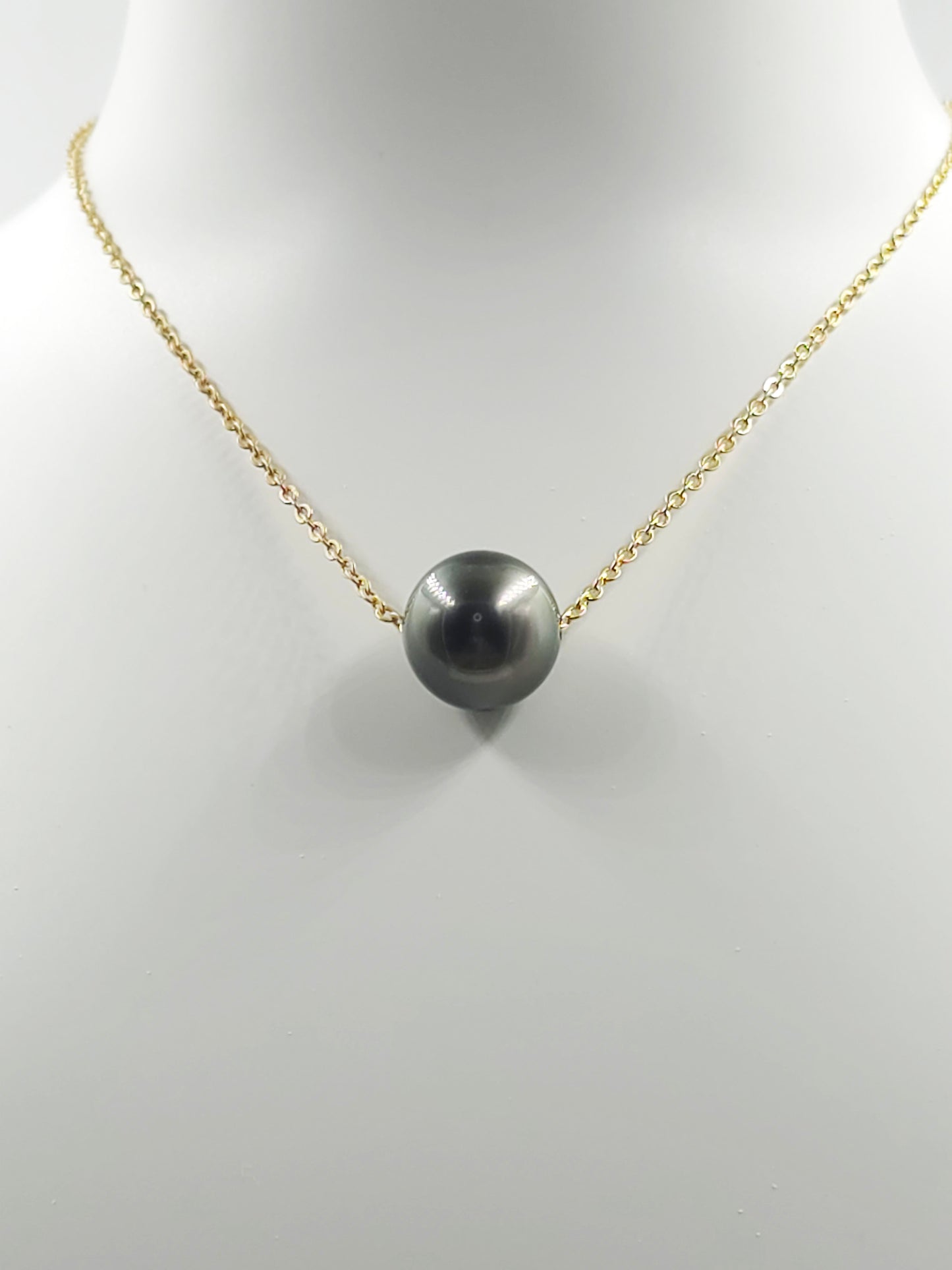 Collier flottant en plaqué or 14 carats — « Le Flotteur »