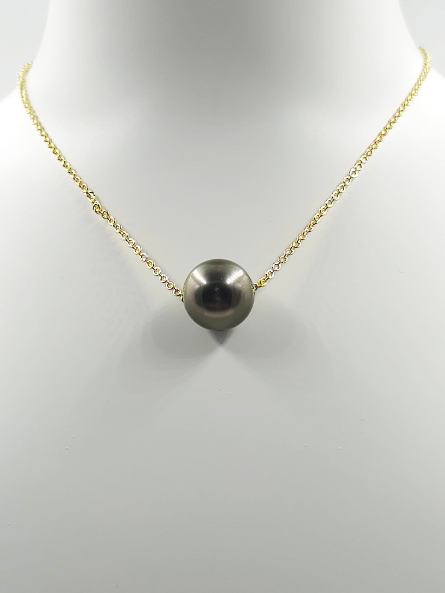 Collier flottant en plaqué or 14 carats — « Le Flotteur »